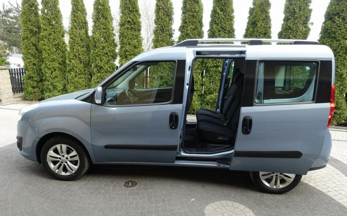 Opel Combo cena 26900 przebieg: 259000, rok produkcji 2011 z Głogów Małopolski małe 154